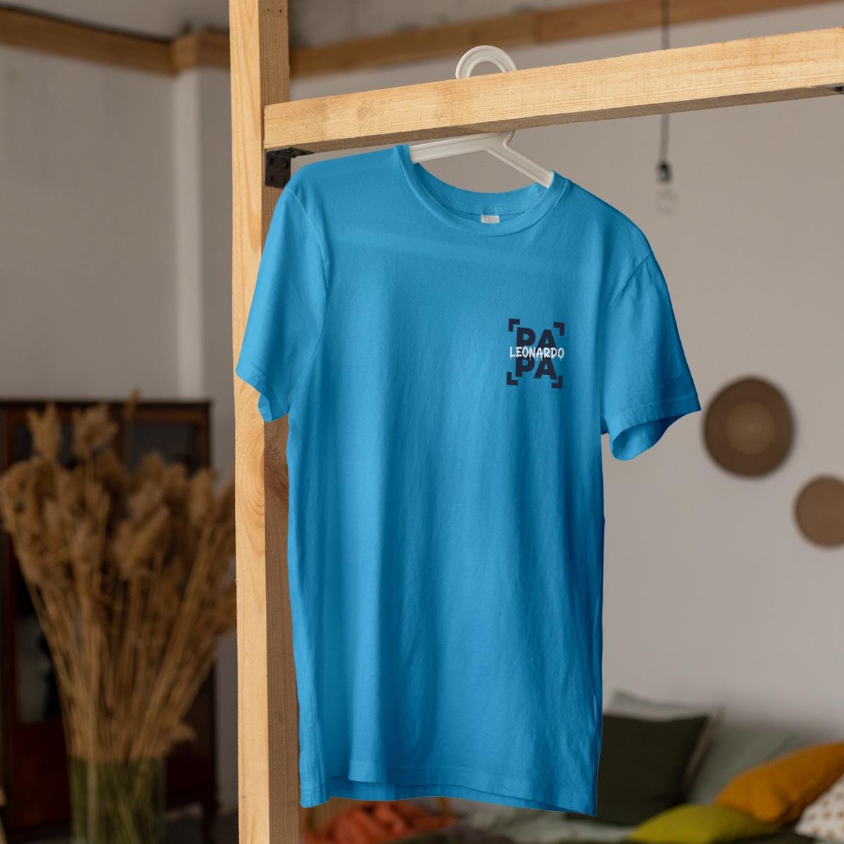 Individuelles Papa Shirt mit Kindernamen und Geburtsjahr in aqua – Das perfekte personalisierte Geschenk für stolze Dads