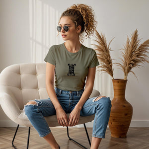 Mama T-Shirt personalisiert mit Wunschnamen oder Geburtsjahr in khaki – Einzigartiges Geschenk für Mütter und werdende Mamas
