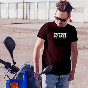 Personalisiertes Papa T-Shirt mit Namen der Kinder und Wunschjahr in bordaux – Individuelles Geschenk für Väter zum Vatertag