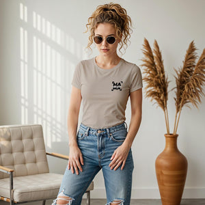 Individuelles Mama Shirt mit Kindernamen und Geburtsjahr in khaki – Das perfekte personalisierte Geschenk für die stolze Mutter