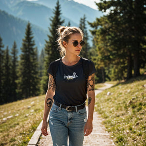 Mama T-Shirt personalisiert mit Wunschnamen oder Geburtsjahr in schwarz – Einzigartiges Geschenk für Mütter und werdende Mamas