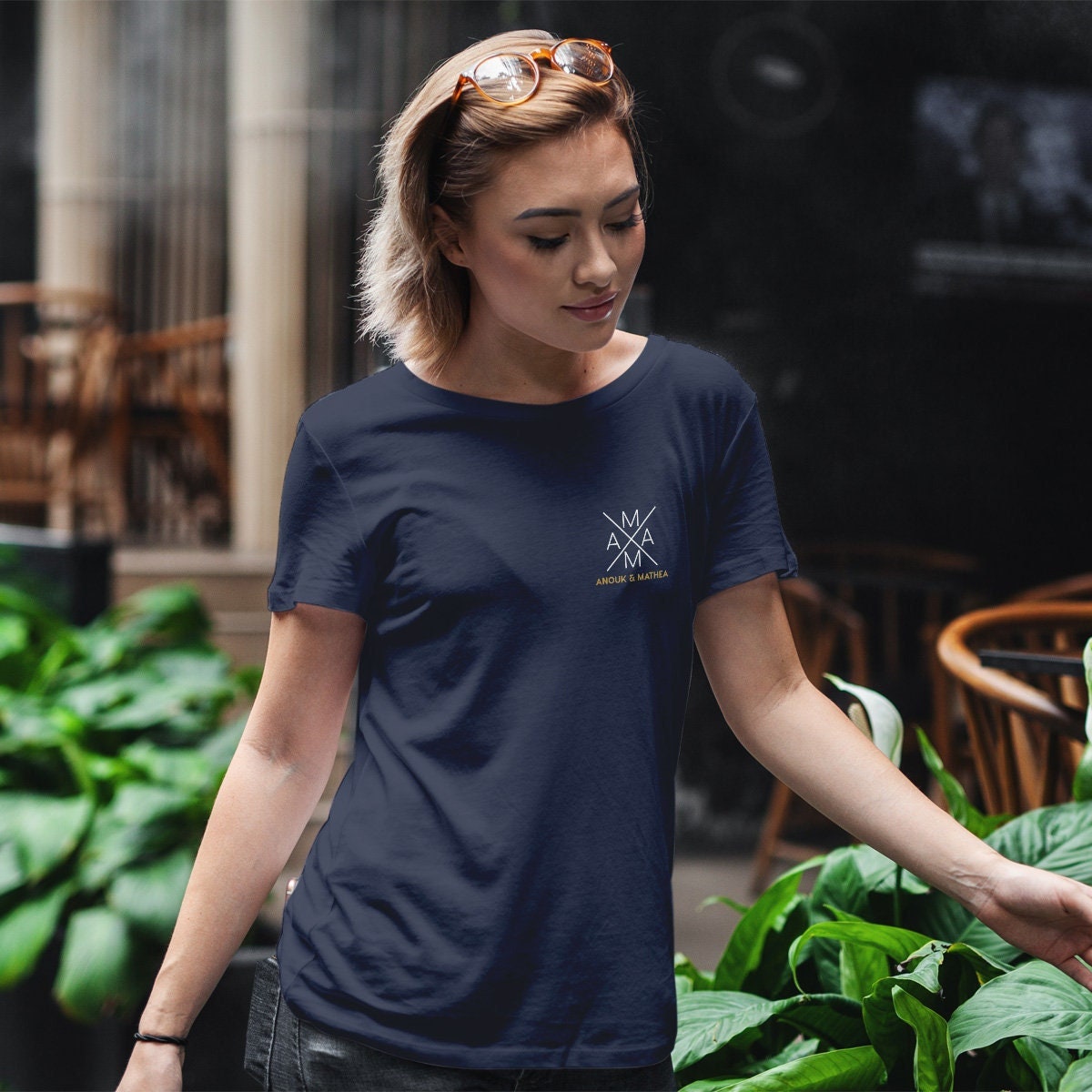 Mama Kreuz T-Shirt navy, personalisiert mit Namen