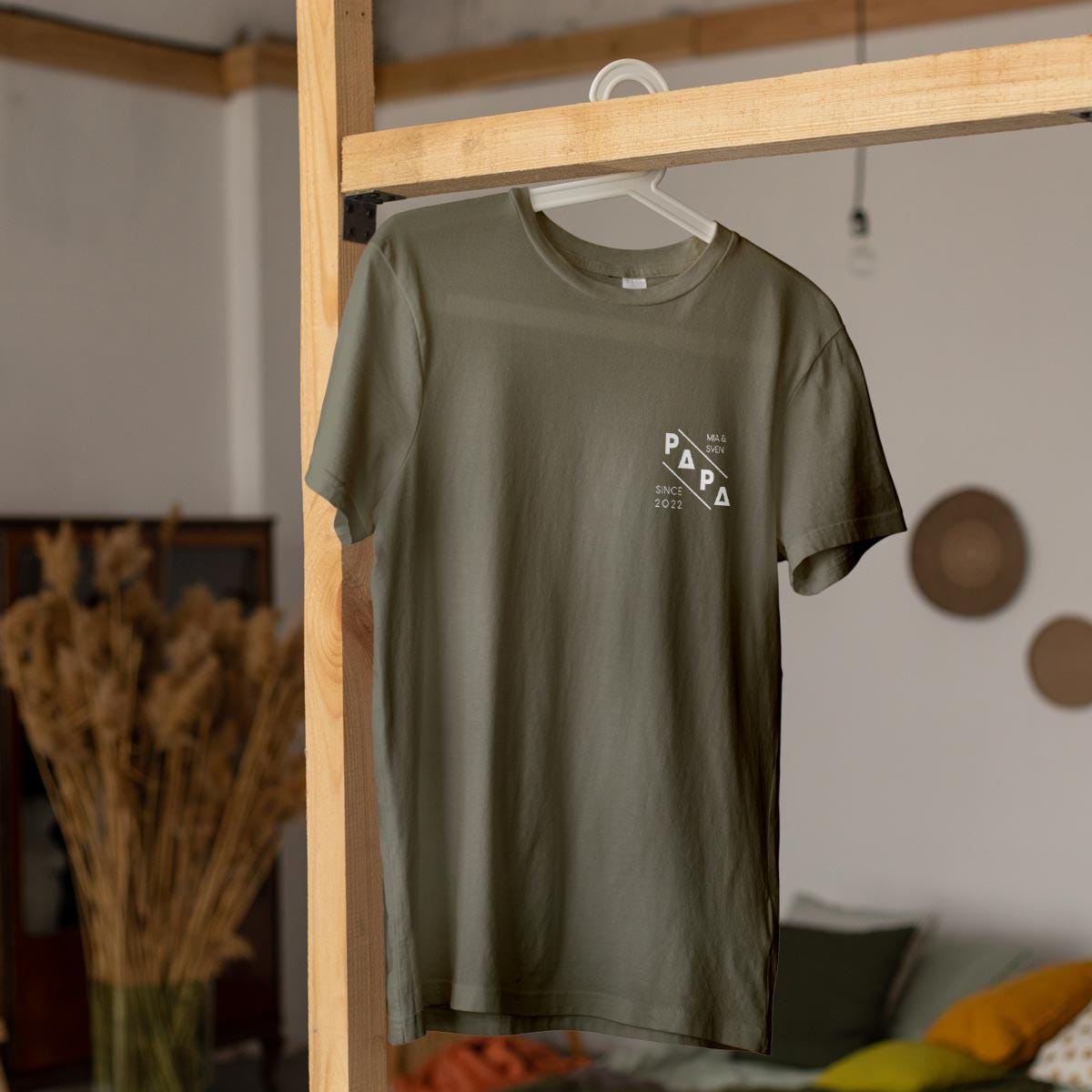 Papa Quer T-Shirt khaki, personalisiert mit Namen