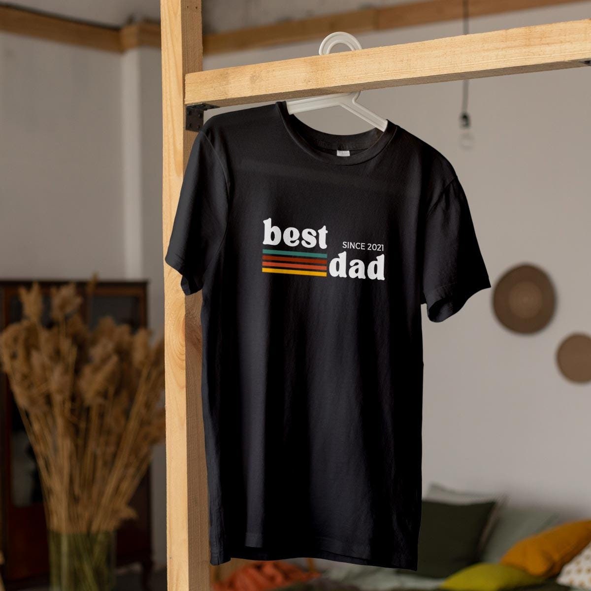 Tshirt mit Aufdruck Best Dad und Jahreszahl im Retro Look.