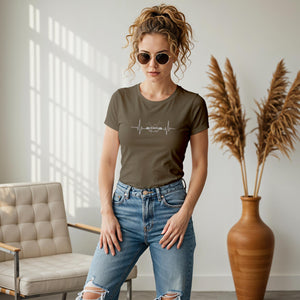 Damen Tshirt in khaki Camping Liebe mit Herzlinie und Camper.