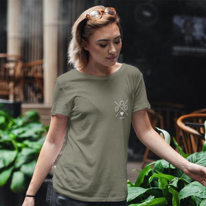 Khaki Shirt mit Druck als Kreuz mit dem Wort Dog, personalisiert mit Name des Tieres