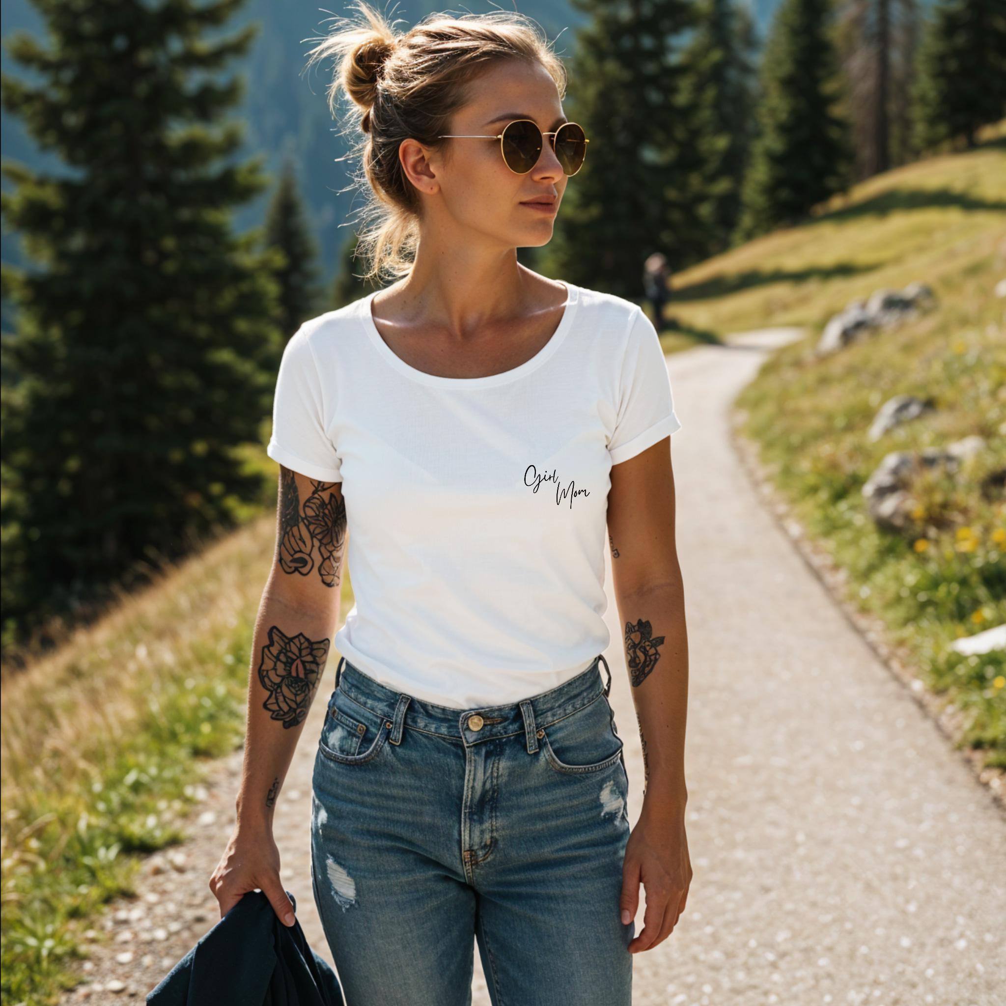 Girl Mom, Mama T-Shirt, personalisiert mit Namen