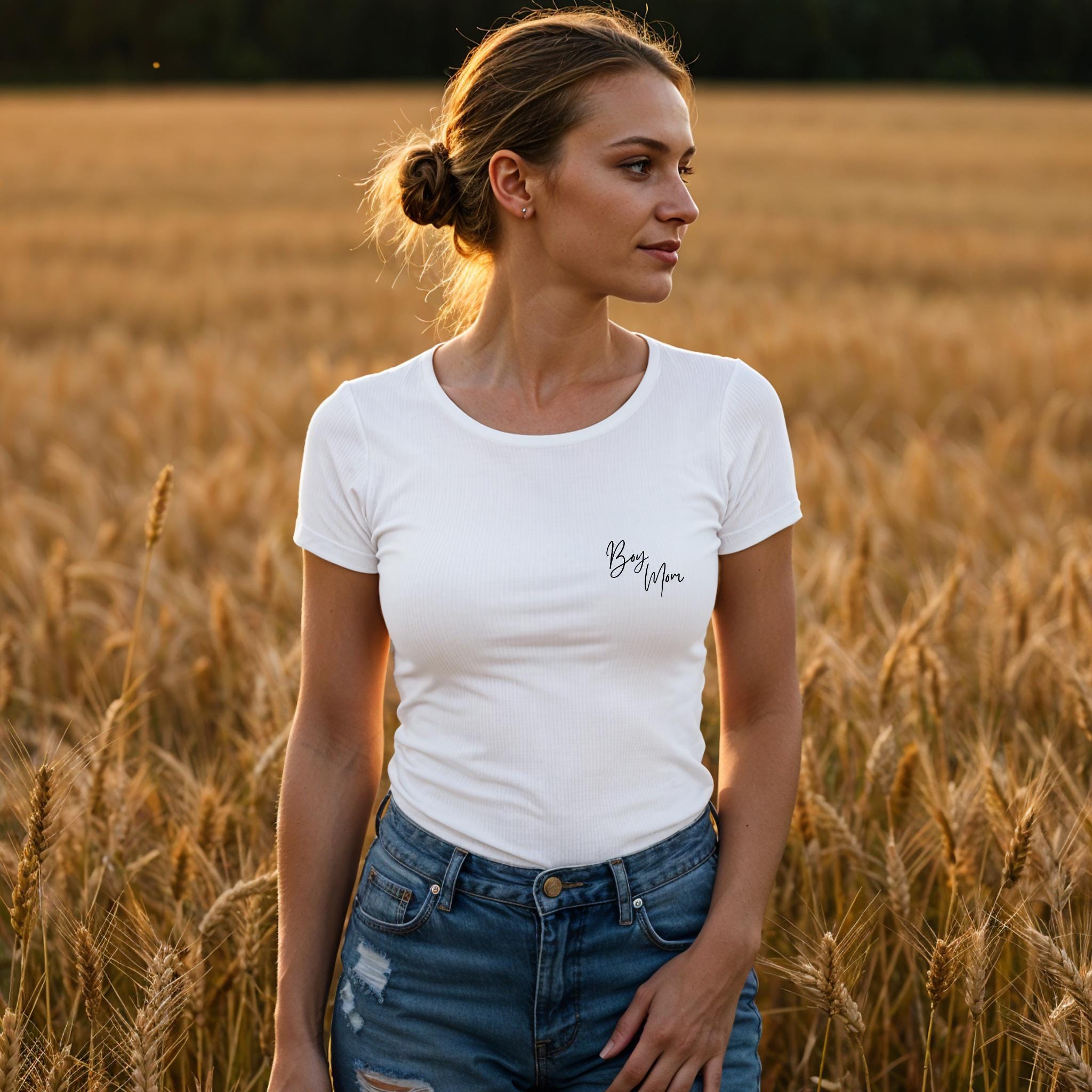 Boy Mom, Mama T-Shirt, personalisiert mit Namen