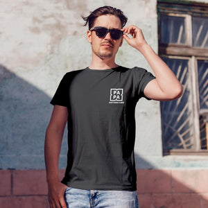 Papa T-Shirt personalisiert mit Wunschnamen oder Geburtsjahr in schwarz – Einzigartiges Geschenk für Väter und werdende Papas