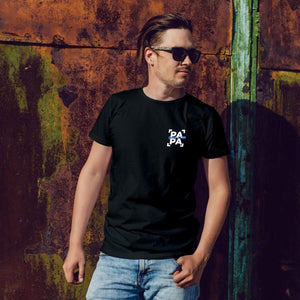 Papa T-Shirt personalisiert mit Wunschnamen oder Geburtsjahr in schwarz – Einzigartiges Geschenk für Väter und werdende Papas