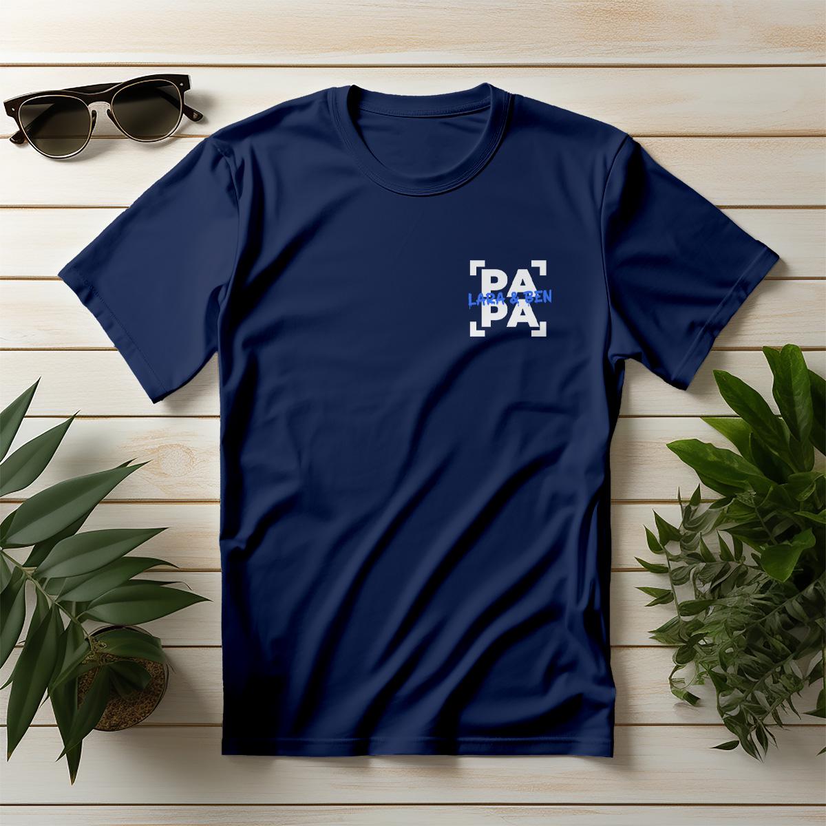 Papa T-Shirt personalisiert mit Wunschnamen oder Geburtsjahr in navy – Einzigartiges Geschenk für Väter und werdende Papas