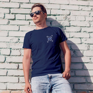 Papa T-Shirt personalisiert mit Wunschnamen oder Geburtsjahr in navy – Einzigartiges Geschenk für Väter und werdende Papas