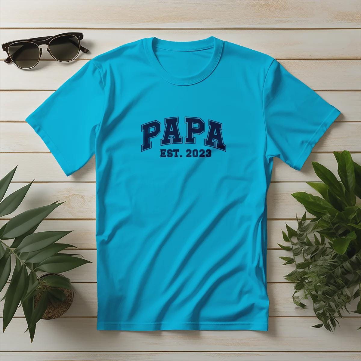 Individuelles Papa Shirt mit Kindernamen und Geburtsjahr in aqua – Das perfekte personalisierte Geschenk für stolze Dads