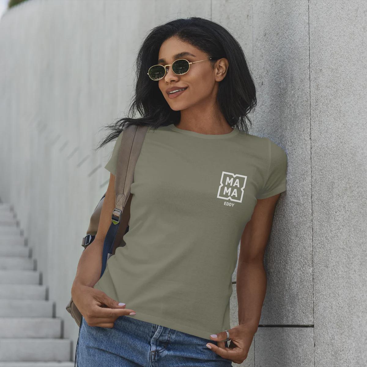 Individuelles Mama Shirt mit Kindernamen und Geburtsjahr in khaki – Das perfekte personalisierte Geschenk für die stolze Mutter