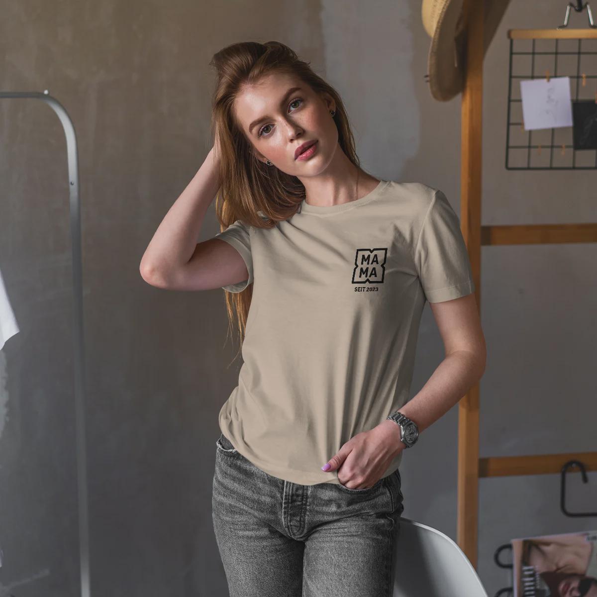 Mama T-Shirt personalisiert mit Wunschnamen oder Geburtsjahr in schwarz – Einzigartiges Geschenk für Mütter und werdende Mamas