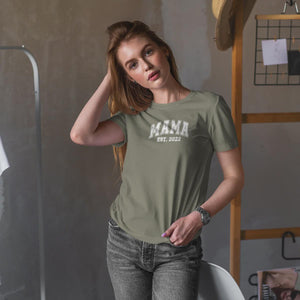 Mama T-Shirt personalisiert mit Wunschnamen oder Geburtsjahr in schwarz – Einzigartiges Geschenk für Mütter und werdende Mamas