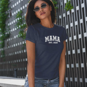 Individuelles Mama Shirt mit Kindernamen und Geburtsjahr in navy – Das perfekte personalisierte Geschenk für die stolze Mutter