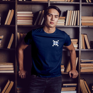 Papa T-Shirt personalisiert mit Wunschnamen oder Geburtsjahr in navy – Einzigartiges Geschenk für Väter und werdende Papas