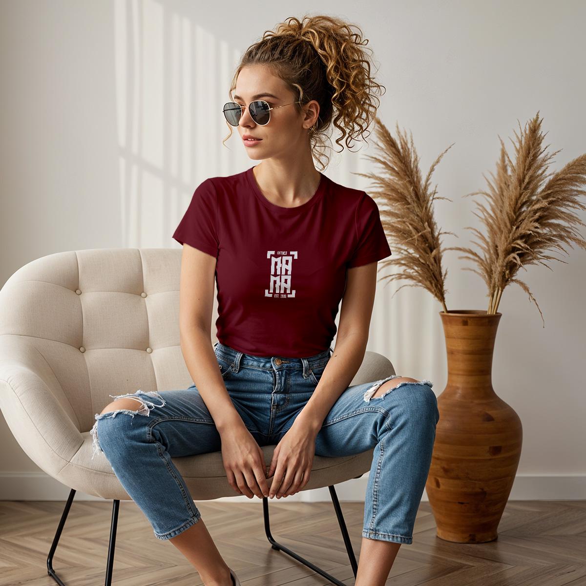 Personalisiertes Mama T-Shirt mit Namen der Kinder und Wunschjahr in bordeaux – Individuelles Geschenk für Mütter zum Muttertag