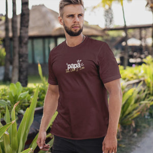 Personalisiertes Papa T-Shirt mit Namen der Kinder und Wunschjahr in bordaux – Individuelles Geschenk für Väter zum Vatertag
