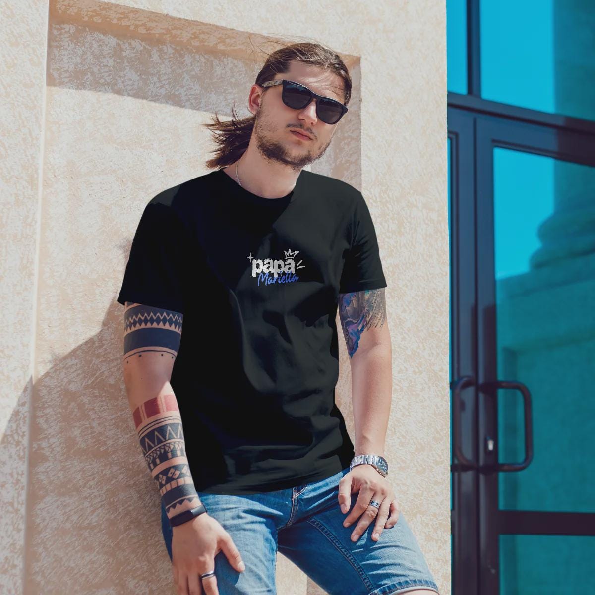 Papa T-Shirt personalisiert mit Wunschnamen oder Geburtsjahr in schwarz – Einzigartiges Geschenk für Väter und werdende Papas