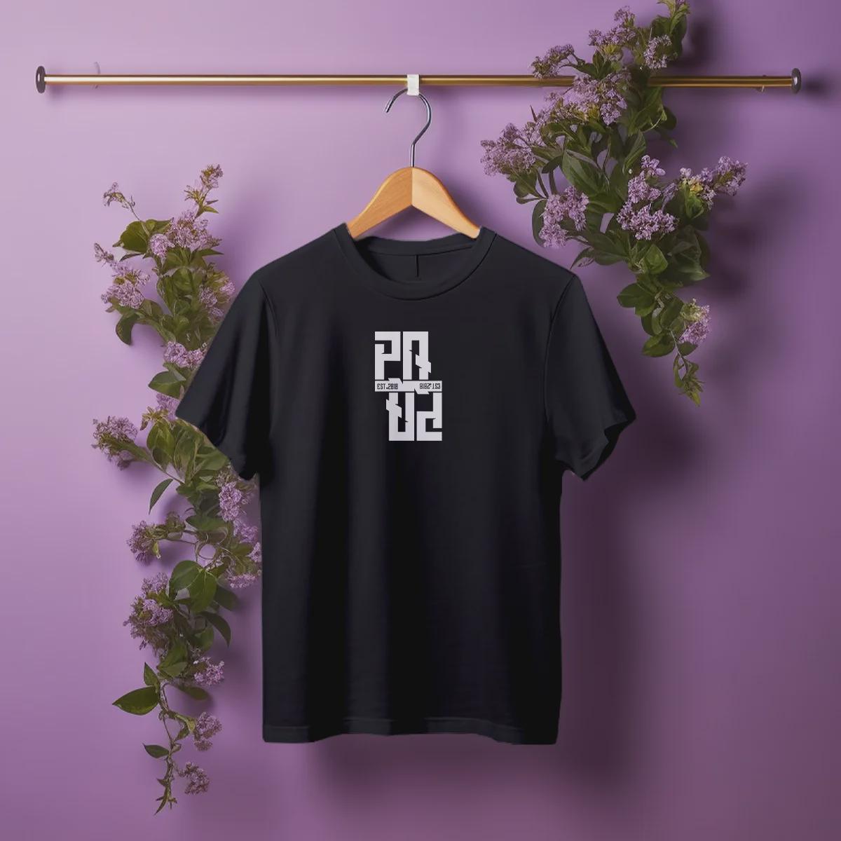 Papa T-Shirt personalisiert mit Wunschnamen oder Geburtsjahr in schwarz – Einzigartiges Geschenk für Väter und werdende Papas