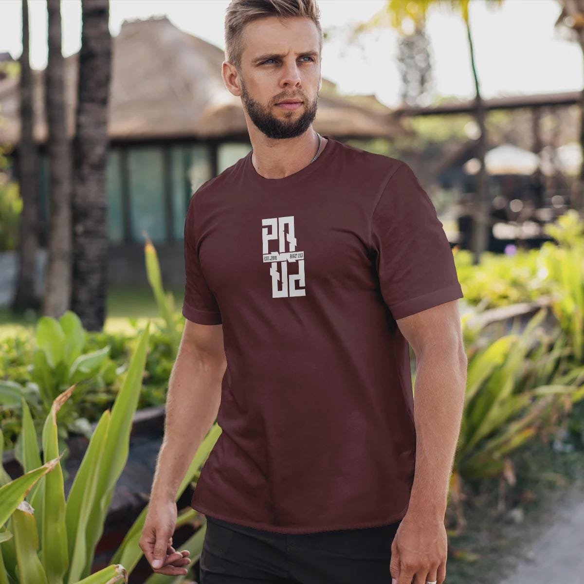 Personalisiertes Papa T-Shirt mit Namen der Kinder und Wunschjahr in bordaux – Individuelles Geschenk für Väter zum Vatertag