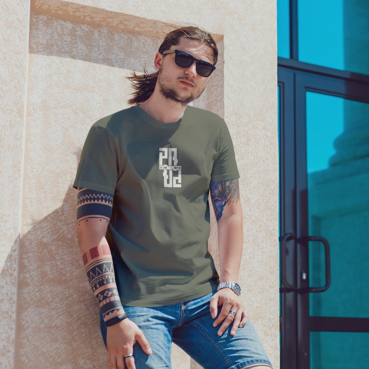 Individuelles Papa Shirt mit Kindernamen und Geburtsjahr in khaki – Das perfekte personalisierte Geschenk für stolze Dads