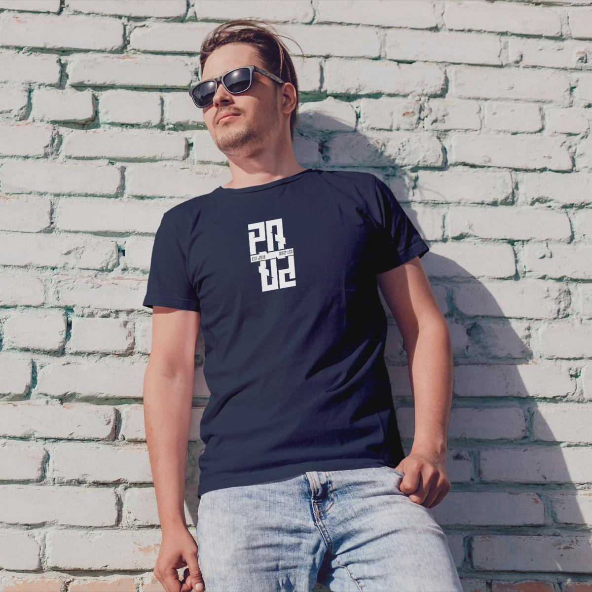 Papa T-Shirt personalisiert mit Wunschnamen oder Geburtsjahr in navy – Einzigartiges Geschenk für Väter und werdende Papas
