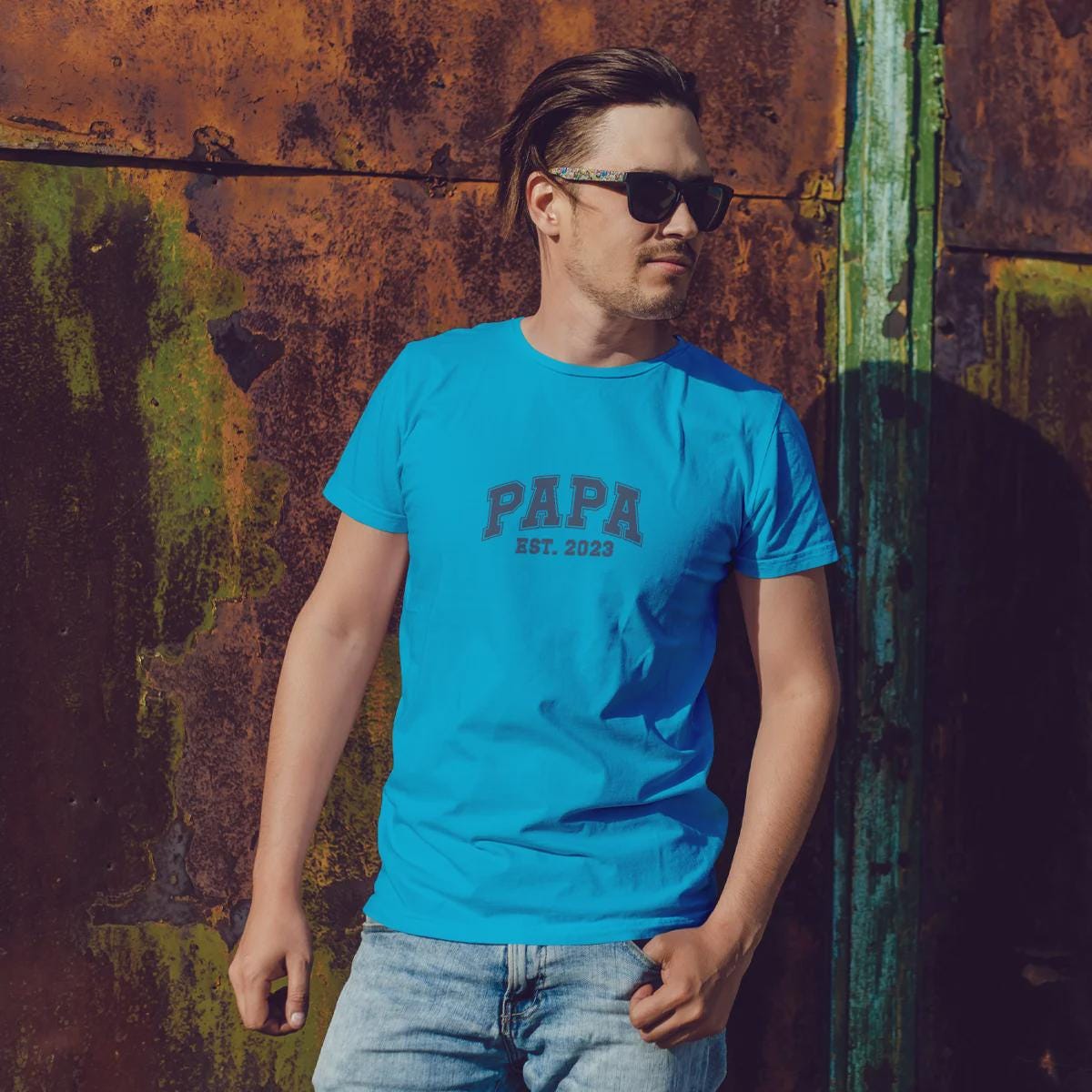 Individuelles Papa Shirt mit Kindernamen und Geburtsjahr in aqua – Das perfekte personalisierte Geschenk für stolze Dads