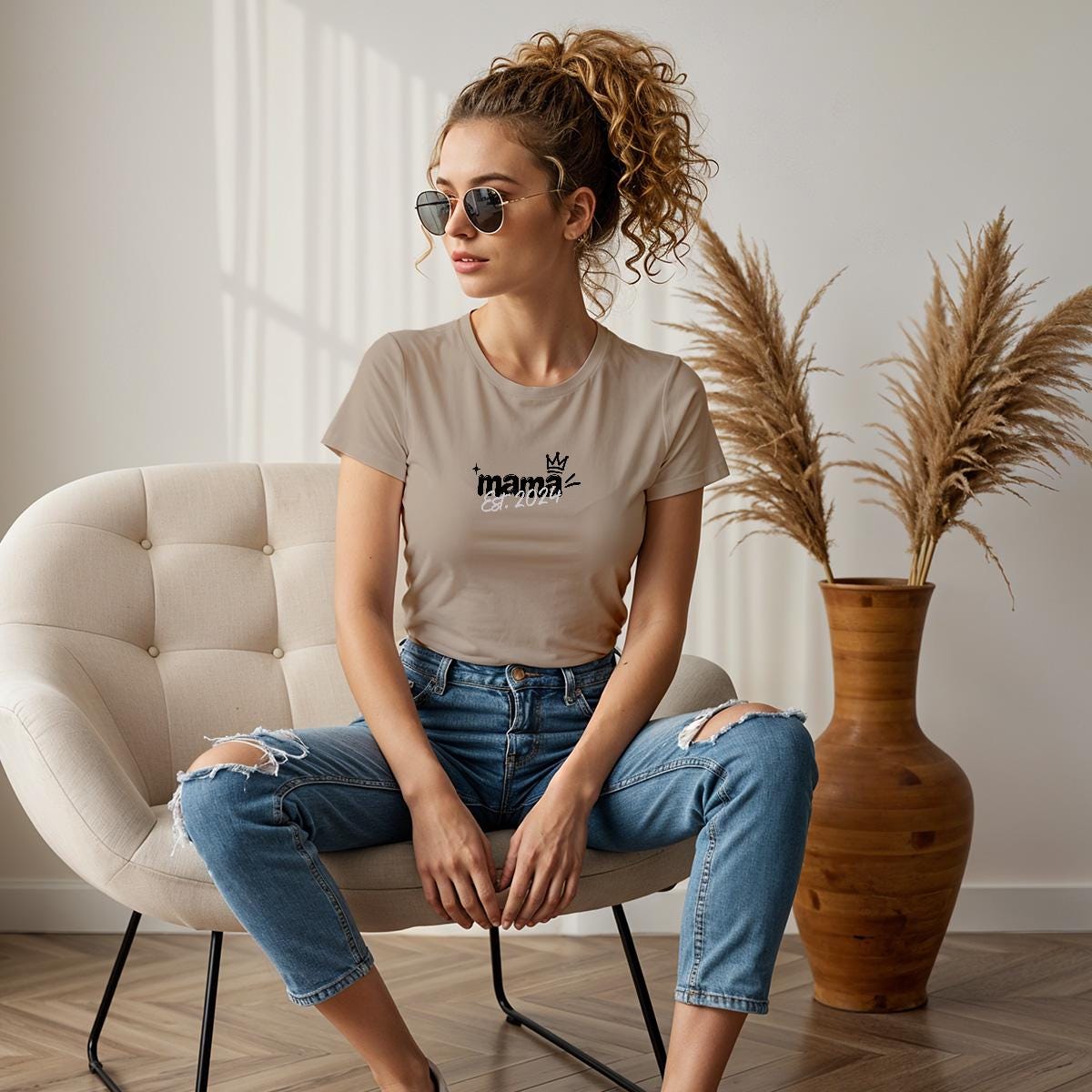 Individuelles Mama Shirt mit Kindernamen und Geburtsjahr in khaki – Das perfekte personalisierte Geschenk für die stolze Mutter